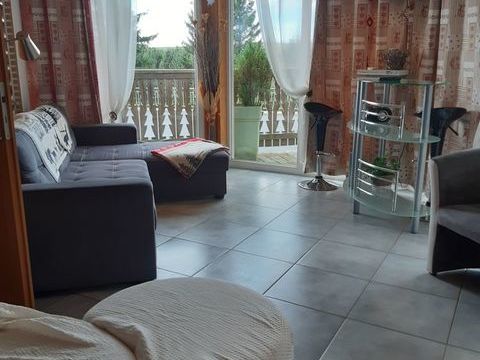   APPARTEMENT PLAIN PIED  4 PIECES de 88M� AVEC PARKING PRIVE Appartement