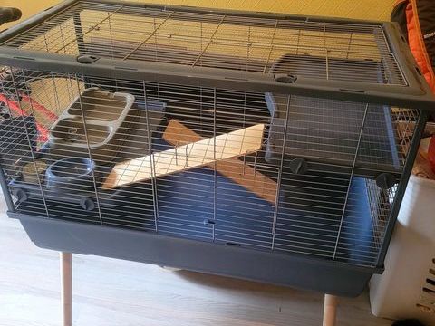 Je une tres belle cage pour rongeur tres bonne etat 70 93300 Aubervilliers