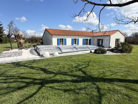   Pavillon de plain-pied avec terrain et piscine Maison - 7 pi�ce(s) - 200 m�