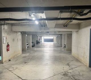  Parking / Garage à louer 13 m² Ollioules