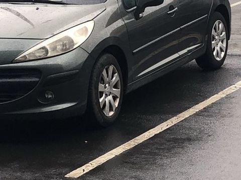 Peugeot 207 1.4 HDi 70ch BLUE LION Active 2009 occasion Tourcoing 59200