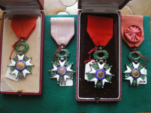 Ordres de la L�gion d'Honneur de 4� R�publique. 70 Caen (14)