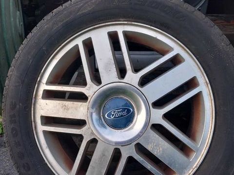 Pi&egrave;ces et &eacute;quipements Voiture Pneu voiture - roue  occasion Niort 79000