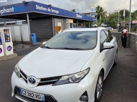 Toyota Auris Touring Sports Hybride 136h Dynamic 2013 occasion Saint-Gilles Les Bains 97434