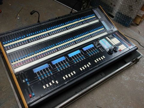 Avolites seconde main en parfait �t�t de marche. 
1150 Belgique