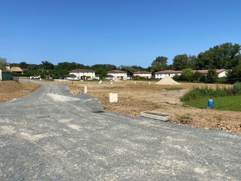 Maisons neuves   La Sauve (33670)