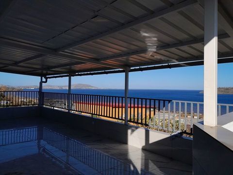   Bureaux / Maison spacieux avec vue sur lagon � Mtsap�r� Maison - 9 pi�ce(s) - 346 m�