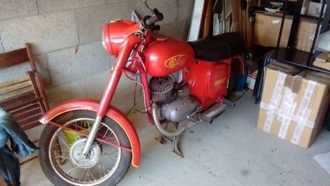 Moto JAWA 2018 occasion La Ch&acirc;tre 36400