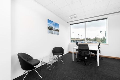 Espace de bureau tout compris pour vous-m&ecirc;me et votre &eacute;quipe &agrave; STOP & WORK VERSAILLES CHANTIER 2109 78000 Versailles