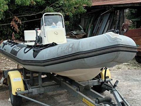 Bateaux &agrave; moteur Pneumatique - Semi-rigide 2010 occasion Colombiers 17460