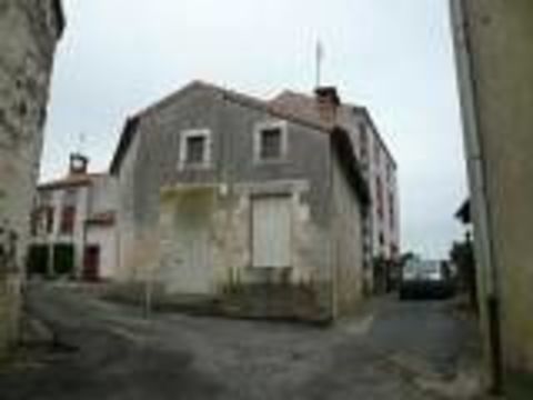   Ensemble en pierre avec terrain
Maison - 3 pi�ce(s) - 55 m�