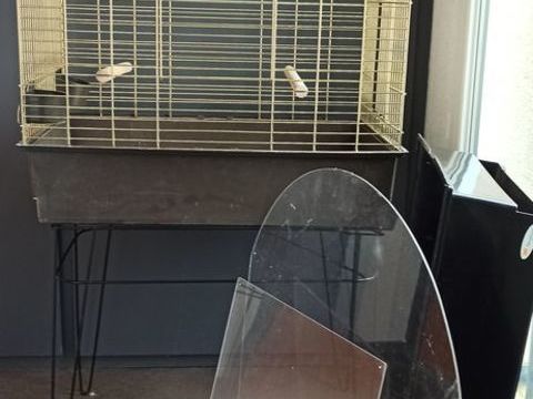 Jolie cage &agrave; oiseaux 60 29380 Bannalec