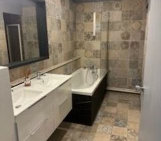  Appartement � louer 4 pi�ces 115 m�