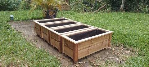 Lot de 4 jardinières neuves 150 Entre-Deux (97)