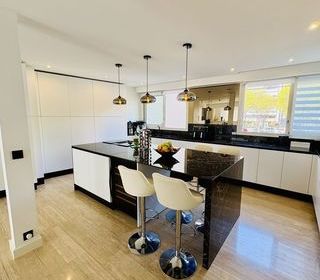  Appartement � vendre 4 pi�ces 130 m�