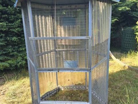 Voli&egrave;re exterieure 300 77240 Vert-saint-denis