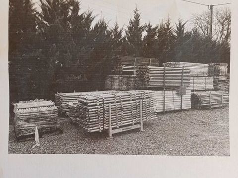 échafaudage entrepose 2967 33920 Saint-savin