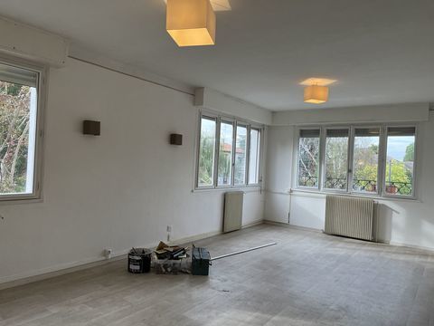   Grand T3 situe a AUSSONNE pres de BLAGNAC 
Appartement - 3 pi�ce(s) - 90 m�