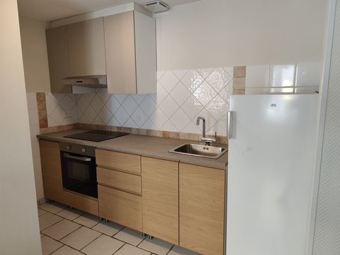   T2 45m2 meubl� - rez-de-chauss�e - refait neuf - 500m gare Appartement - 2 pi�ce(s) - 45 m�