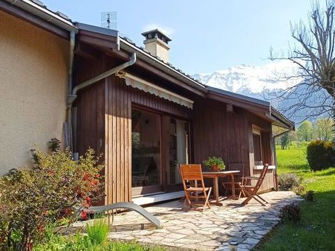   Maison d' architecte esprit chalet vue imprenable montagne 
Maison - 9 pi�ce(s) - 162 m�