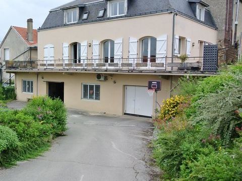   Maison 9 pi�ces 200 M� CHOUILLY 51530 Maison - 9 pi�ce(s) - 200 m�