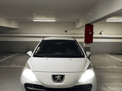 Peugeot 207 1.4 VTi 16V 95ch Premium 2009 occasion Aubervilliers 93300