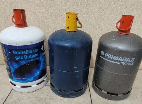 Bouteilles de gaz vides (ou presque) Ville-en-Vermois (54)