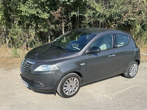 Lancia Ypsilon 0.9 TwinAir 85 ch Stop&amp;Start Gold 2015 occasion Fr&eacute;jus 83600