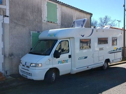 PILOTE Camping car 2002 occasion Soubise 17780