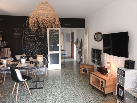   TOU�T A PIED 150 m PLAGE LAVANDOU/ T3/PISC/TENNIS/PKG PRIV Appartement - 3 pi�ce(s) - 65 m�