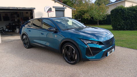 Peugeot 408 PHEV 225 e-EAT8 First Edition 2022 occasion La Londe 76500