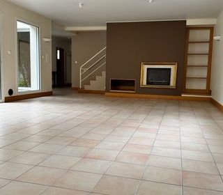  Maison � louer 6 pi�ces 180 m�