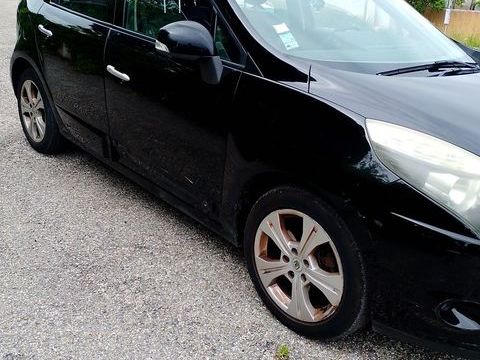 Renault Sc&eacute;nic III Scenic III dCi 130 FAP Energy eco2 Dynamique 2012 occasion Sept&egrave;mes-les-Vallons 13240