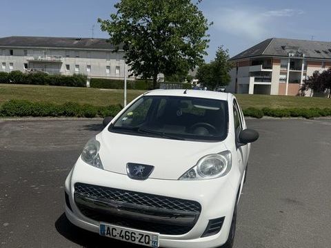 Peugeot 107 1.4 HDi 54ch BLUE LION Trendy 2009 occasion La Chapelle-sur-Erdre 44240