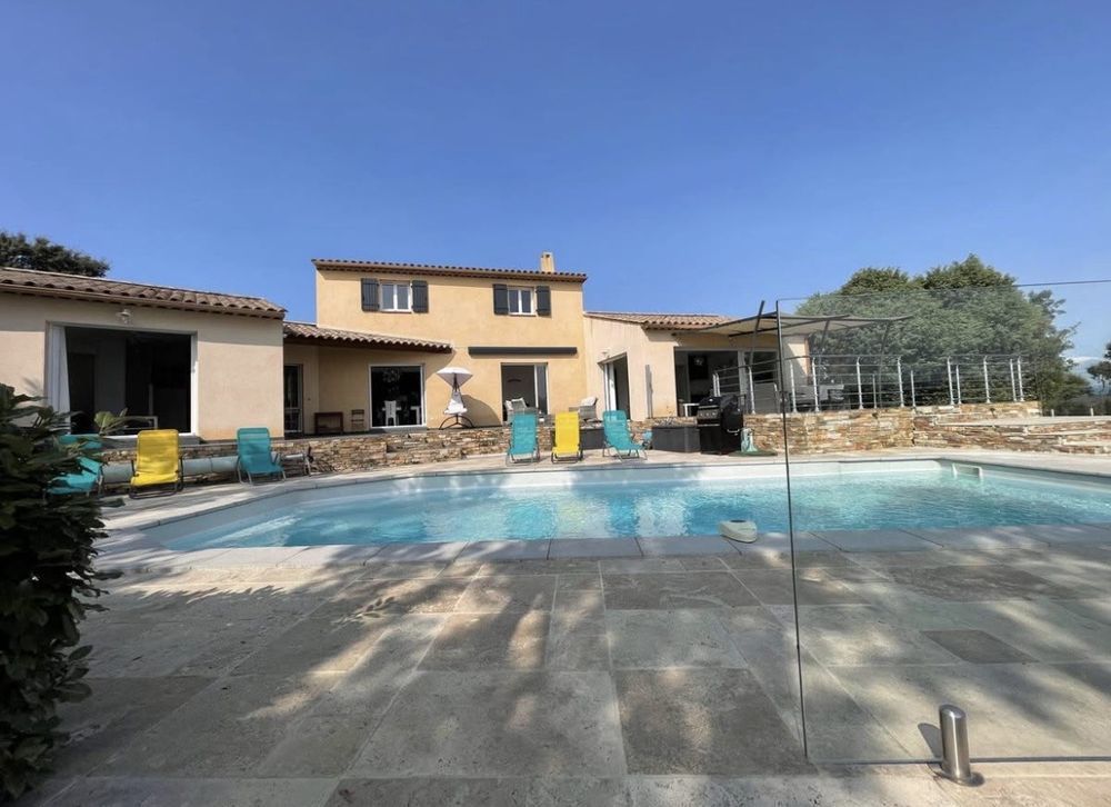 � vendre  Villa Saint-Julien (83560)