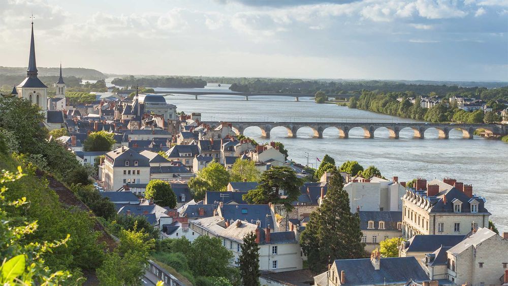   Tours (37000)
