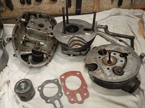 Pi&egrave;ces et &eacute;quipements Moto - Scooter - Quad Pi&egrave;ces et &eacute;quipements Moto - Scooter - Quad  occasion Sommi&egrave;res 30250