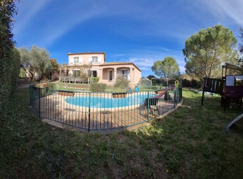   Villa T5 155m�, 1343 m� de terrain, Piscine, Acc�s rivi�re Villa - 5 pi�ce(s) - 155 m�