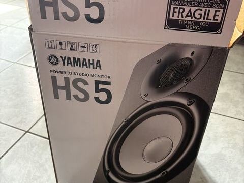 Enceintes amplifier Studio monitor HS 5 100 Le Gua (17)