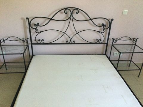 Lit 2places 140x190 + sommier + 2 chevets  190 Algrange (57)