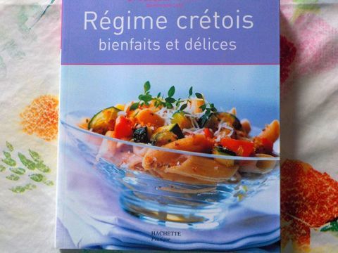 REGIME CRETOIS Bienfaits et d�lices par Dr. Jacques FRICKER  4 Bubry (56)