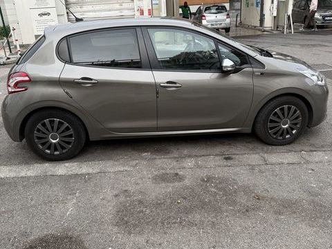 Peugeot 208 1.4 HDi 68ch BVM5 Style 2015 occasion Marseille 13005