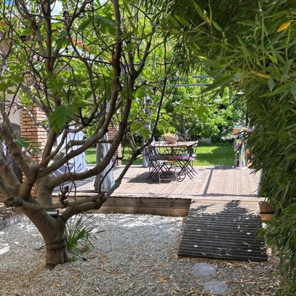 Vente Maison Maison plain-pied 84 m². Impasse ultra calme. Terrain 700 m² Digne-les-bains