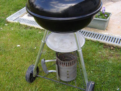 Barbecue weber 100 Saint-Sbastien-de-Morsent (27)