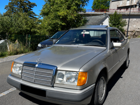 Mercedes 230 CE 1988 occasion Laqueuille 63820