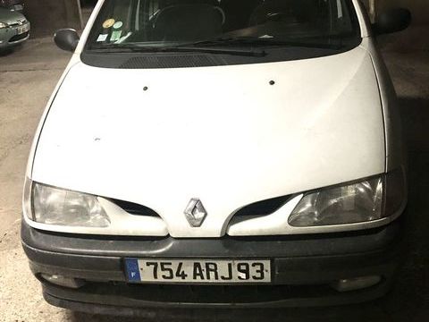 Renault Sc&eacute;nic M&eacute;gane 1.6e RTE 1997 occasion Pantin 93500