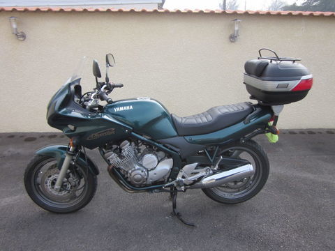 Moto YAMAHA 2002 occasion P&eacute;ronnas 01960