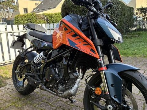 Moto KTM 2025 occasion Avrill&eacute; 49240