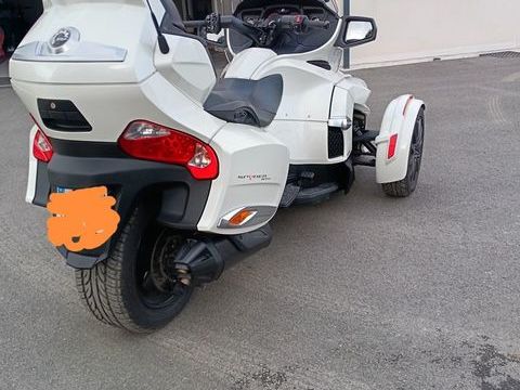 Moto CAN AM 2018 occasion Mehun-sur-Y&egrave;vre 18500