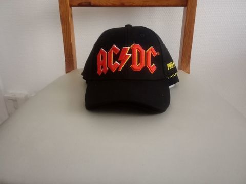 casquette tres grand groupe de rock Paris 19 (75)